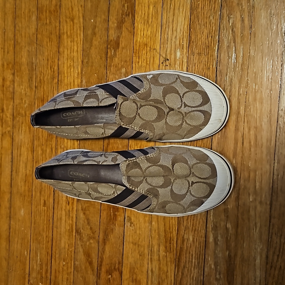 Coach flats